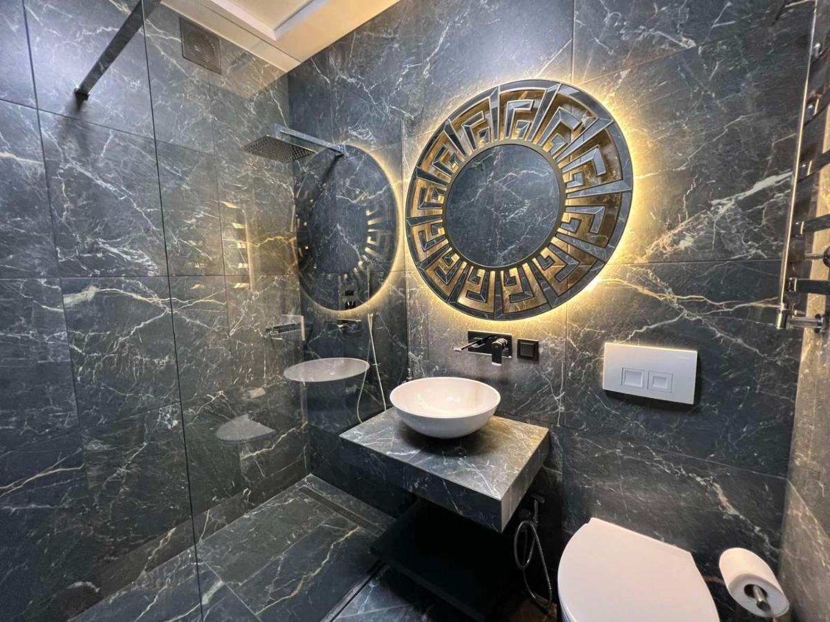Apartments Lux In City Center Λβιβ Εξωτερικό φωτογραφία